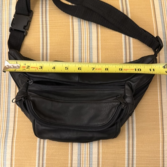 Waist pouch for travel and days out - Picture 9 of 11